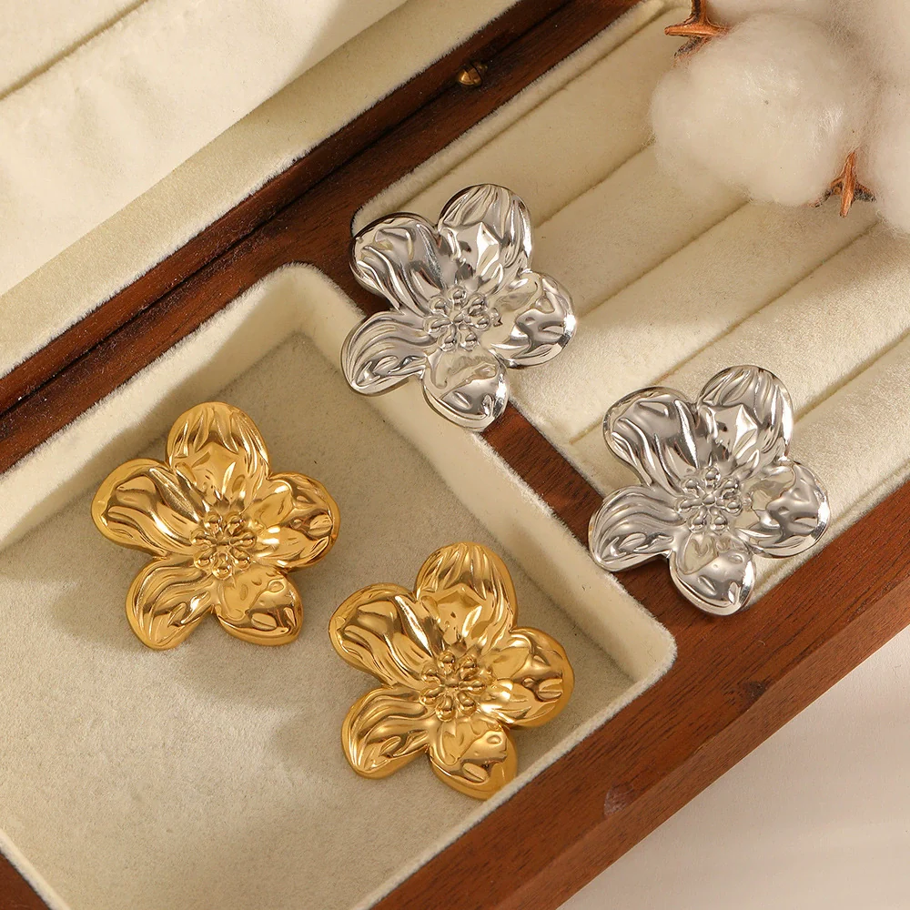 Wholesale Women's Threedimensional Stainless Steel Flower Earrings With Pvd Furnace Vacuum Real Gold Plating - Image 2