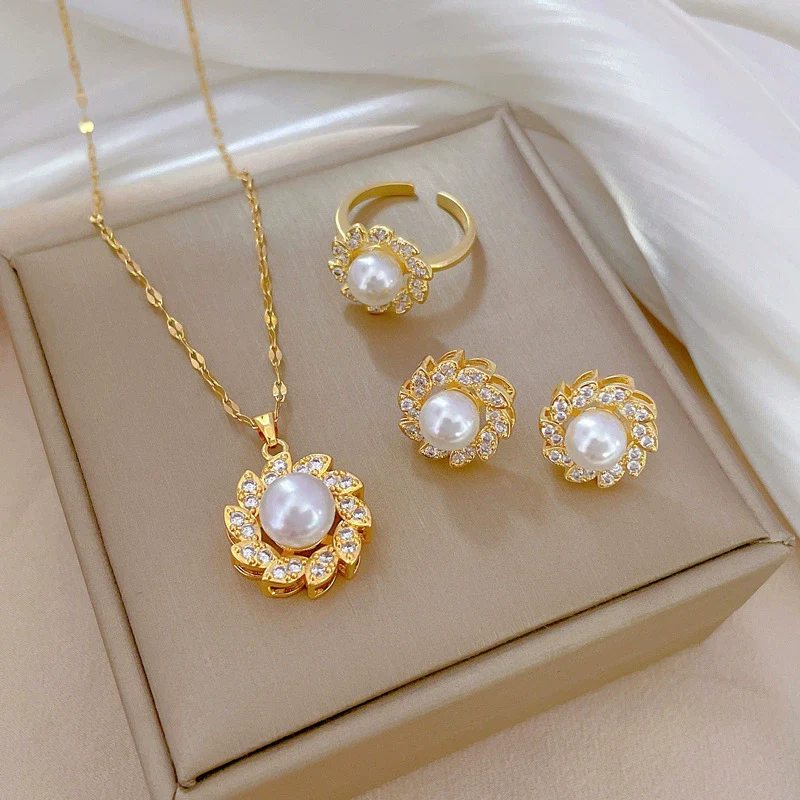 Wholesale Women's Titanium Steel And Copper Necklace With Rotating Pearl And Geometric Diamond Design Cartoon Style