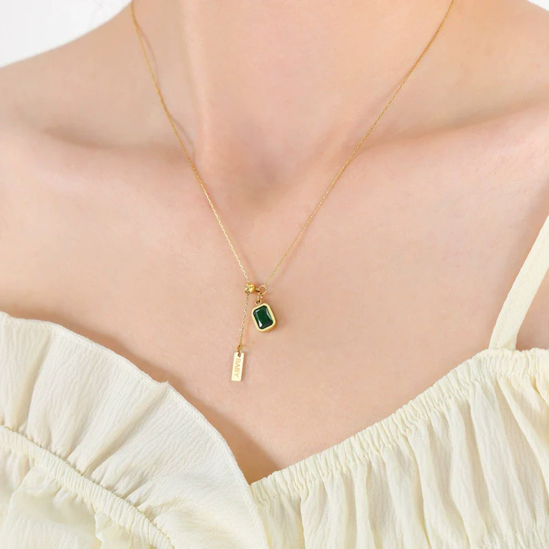 Wholesale Women's Titanium Steel Electroplated Geometric Imitation Pearl And White Seashell Pendant Clavicle Necklace Fashion Niche Jewelry - Image 5
