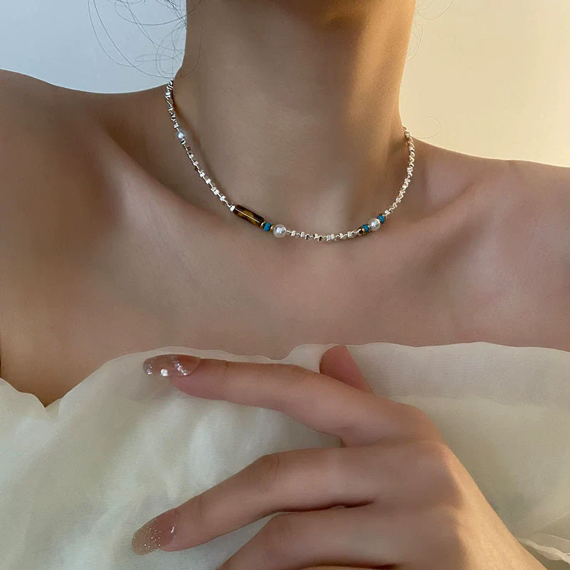 Wholesale Women's Titanium Steel Geometric Handmade Vintage Light Luxury Niche Beaded Clavicle Necklace - Image 2