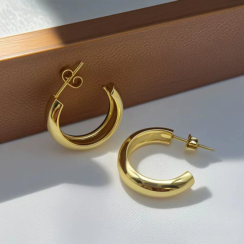 Wholesale Women's Titanium Steel Geometric Round Simple Earrings With Electroplating