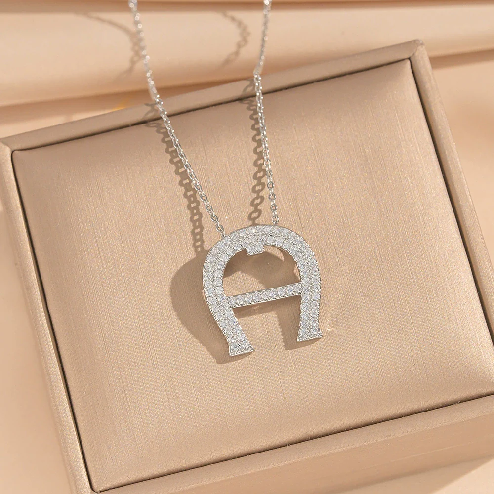 Wholesale Women's Ushaped Horseshoe Copper Necklace Set With Microinlaid Zircon And Electroplated Design Cross Chain - Image 7