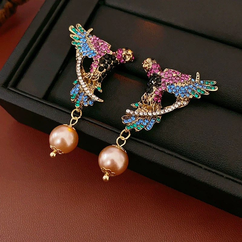 Wholesale Women's Vintage Alloy Geometric Drop Necklace With Electroplating And String Of Pearls Chain - Image 9