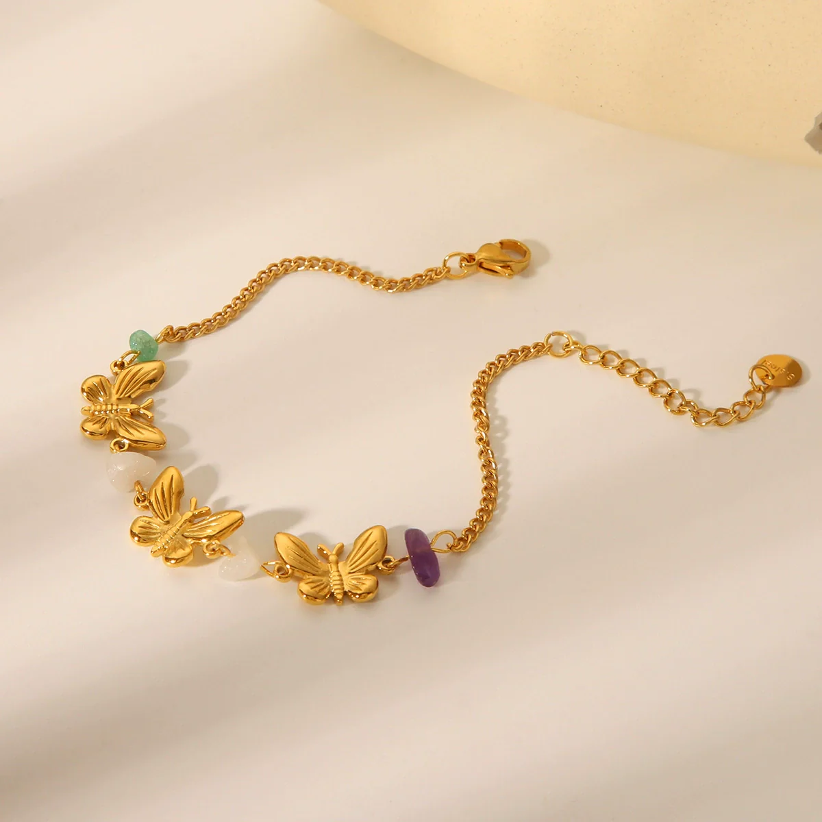 Wholesale Women's Vintage Elegant Geometric Butterfly Stainless Steel Electroplated Bracelet - Image 3