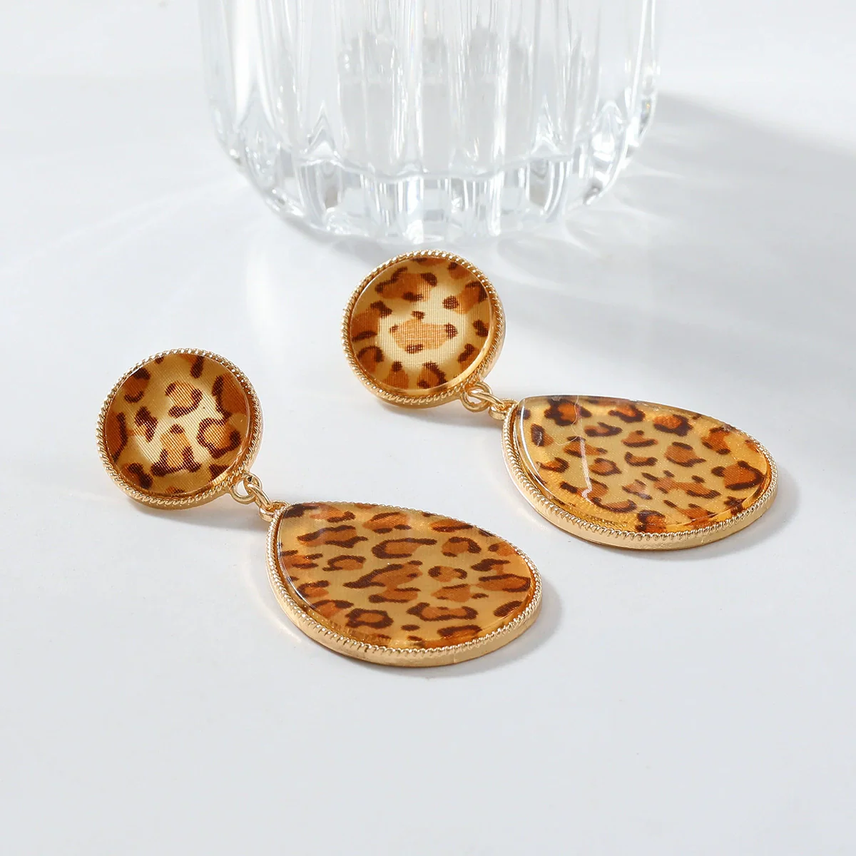 Wholesale Women's Vintage Geometric Acrylic Alloy Earrings With Leopard Pattern And Electroplating - Image 3