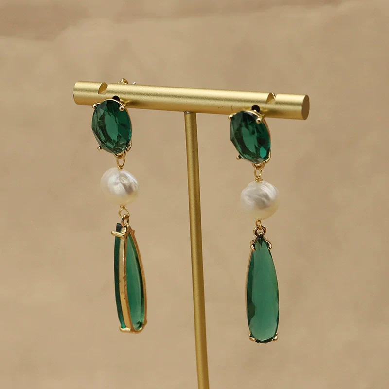 Wholesale Women's Vintage Geometric Natural Pearl Water Drop Pendant Earrings With Electroplating