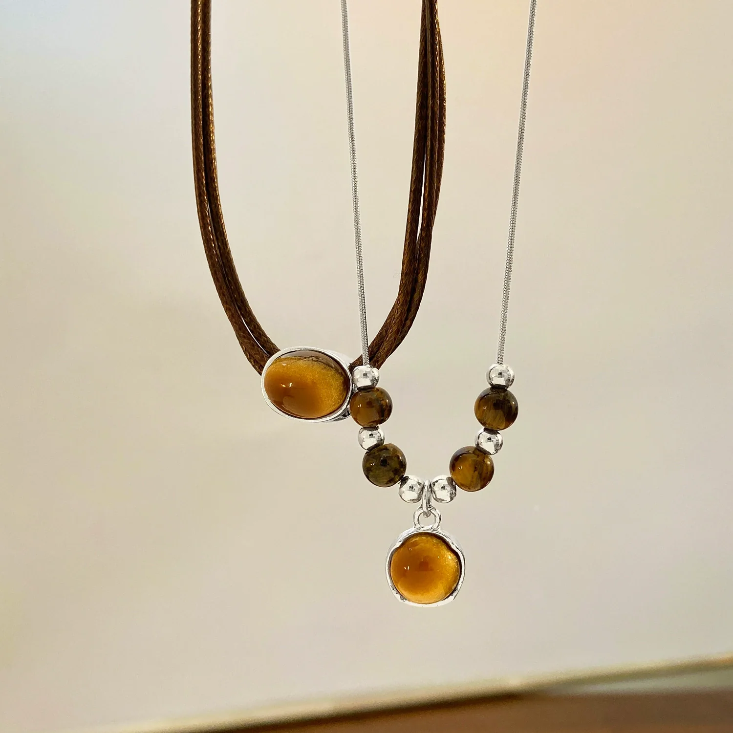 Wholesale Women's Vintage Leather Alloy Clavicle Chain Necklace With Artificial Tiger Eye Stone And Geometric Pattern Electroplated - Image 3