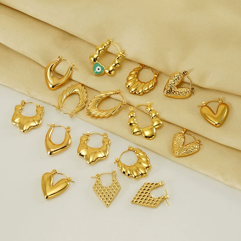 Wholesale Women's Vintage 316L Stainless Steel 18K Gold Plated Hollow Heart Earrings - Image 3