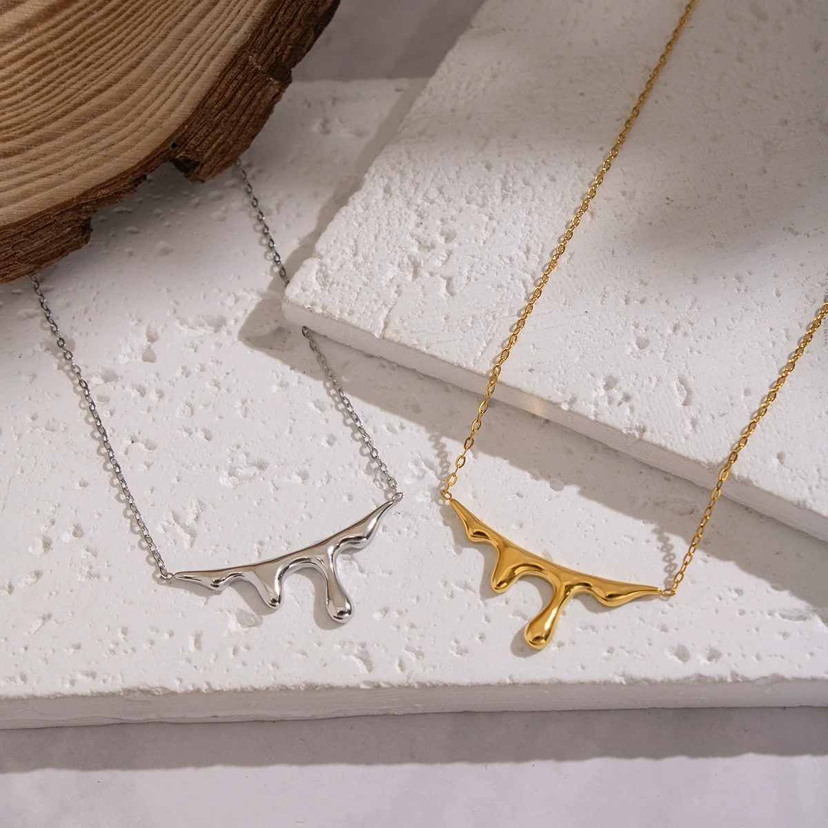 Wholesale Women's Waterdrop Irregular Pendant Necklace With 18K Real Gold Pvd Vacuum Plating In Casual Style - Image 3
