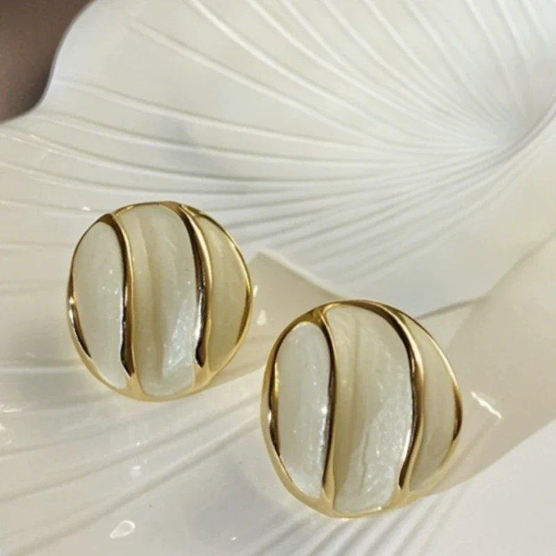 Wholesale Women's Zinc Alloy Geometric Irregular Round Glaze Electroplating Earrings - Image 4
