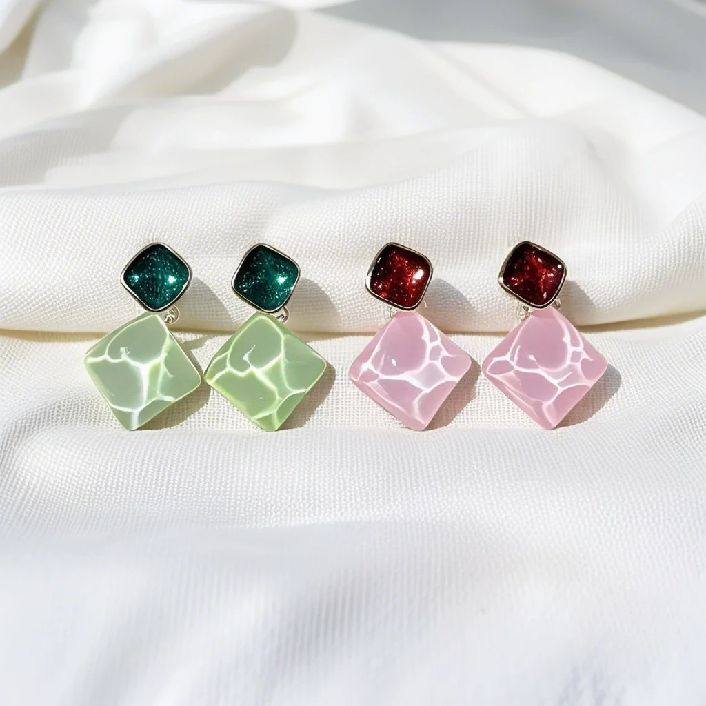 Wholesale Women's Zinc Alloy Geometric Little Fresh Rhombus Electroplated Earrings