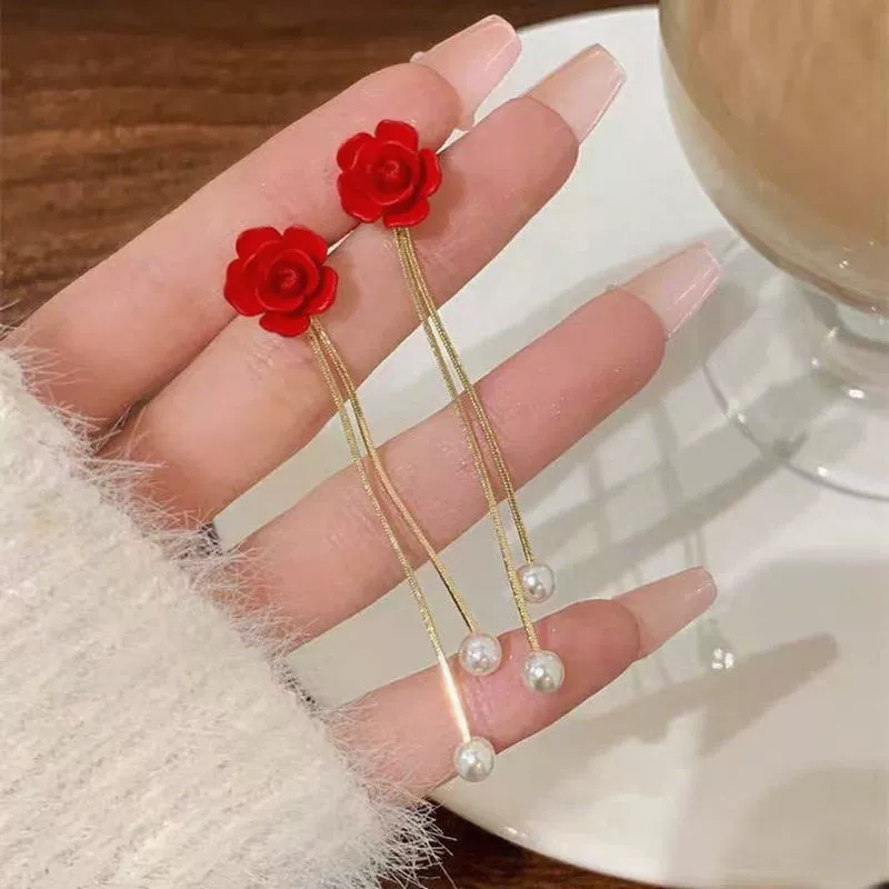 Wholesale Zinc Alloy Flower Tassel Stud Earrings For Women Light Luxury Style Electroplated - Image 3