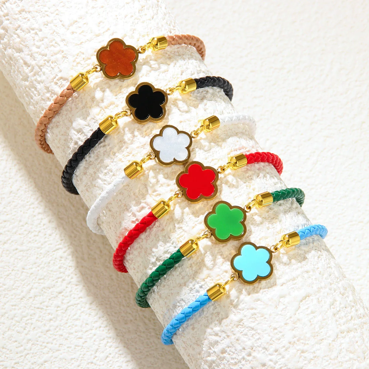 Wholesale Zodiac Year Red Rope Bracelet For Women Zinc Alloy Fourleaf Clover Seiko Style