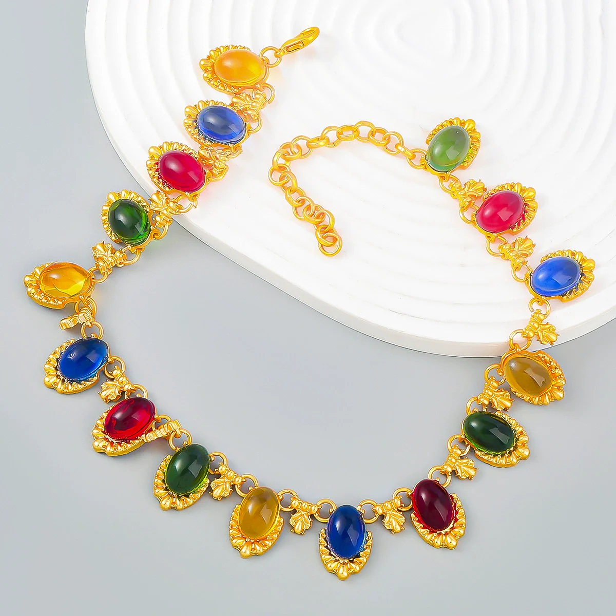 Women Fashion Retro Exaggerated Colorful Oval Alloy Resin Necklace With Geometric Style And Snake Bone Chain