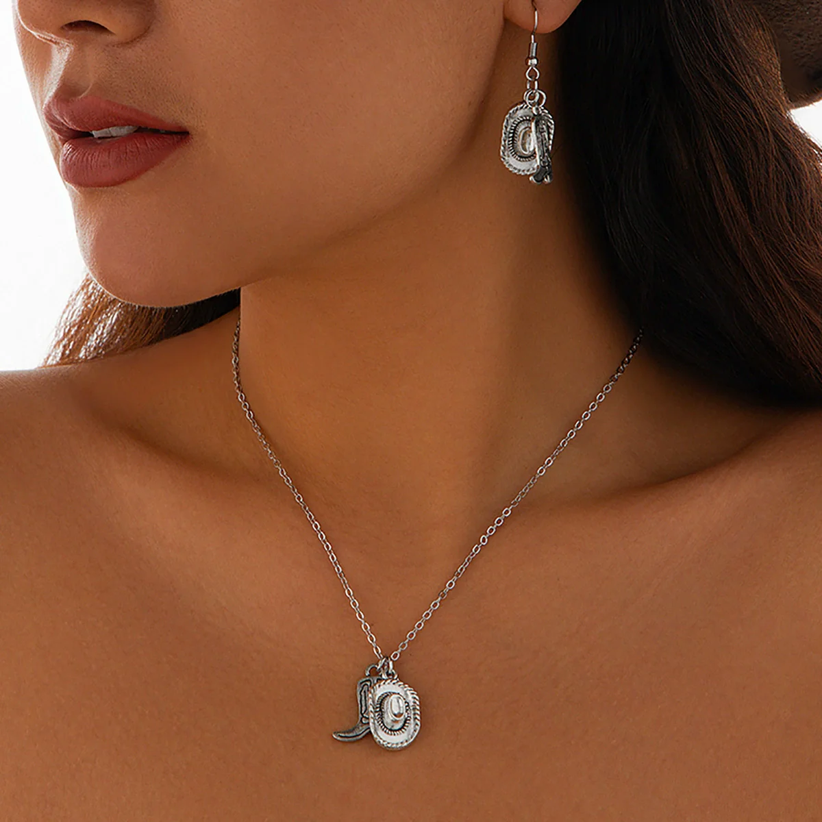 Women Metal Alloy Pendant Regular Chain Necklace Retro Western Style Geometric Pattern Electroplating