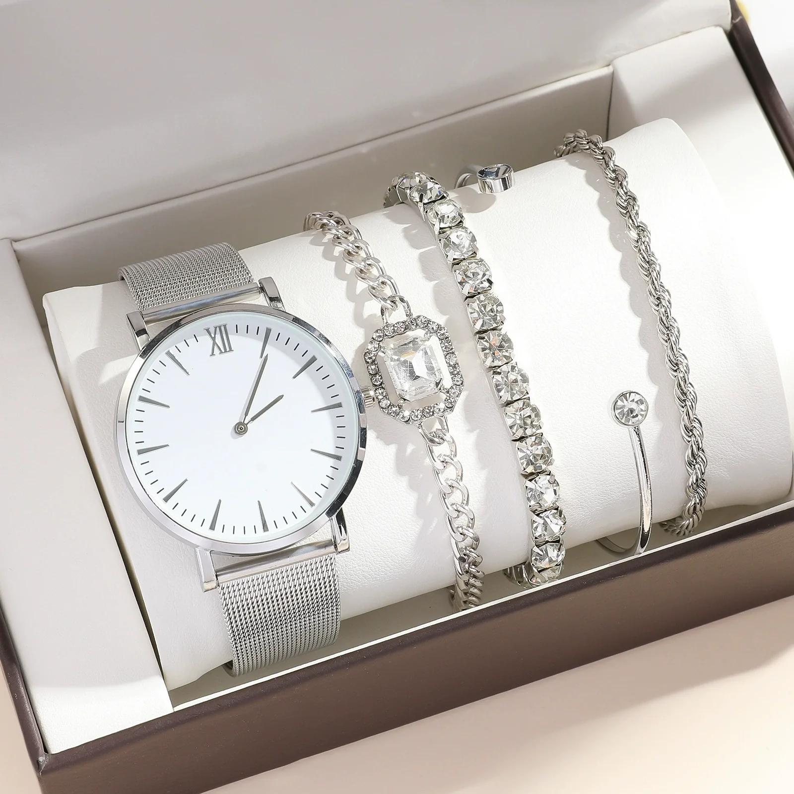 Women Quartz Watch Alloy Mesh Band Round Dial Stainless Steel Clasp Fashion Style