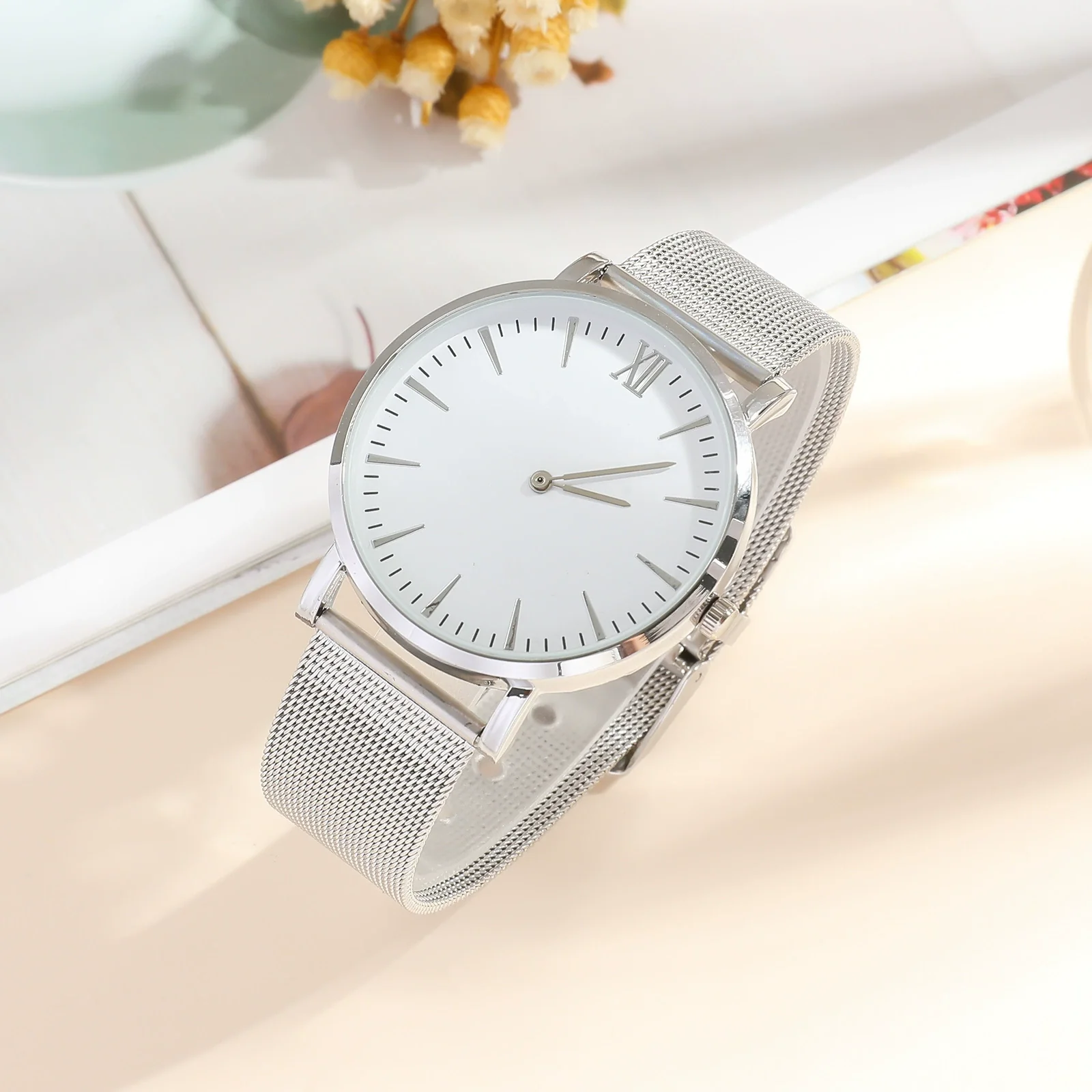 Women Quartz Watch Alloy Mesh Band Round Dial Stainless Steel Clasp Fashion Style - Image 3