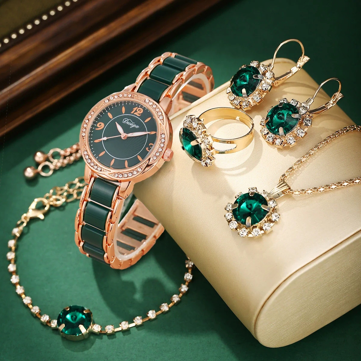 Women Quartz Watch Casual Lace Round Alloy Jewelry - Image 2
