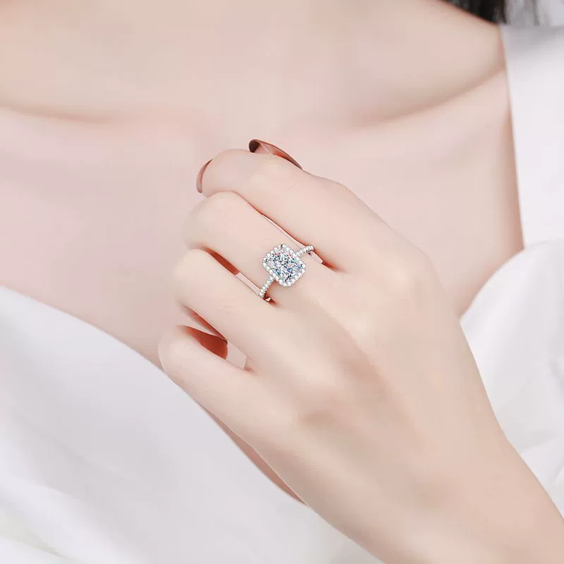 Women's 925 Sterling Silver Light Luxury Ushaped Moissanite Ring With Microinlaid Gravel And Electroplating - Image 4