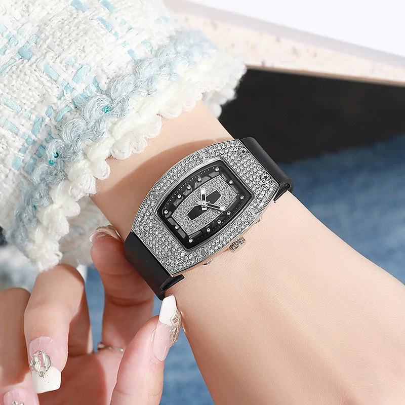Women's Alloy And Stainless Steel Barrelshaped Diamondencrusted Quartz Fashion Watch