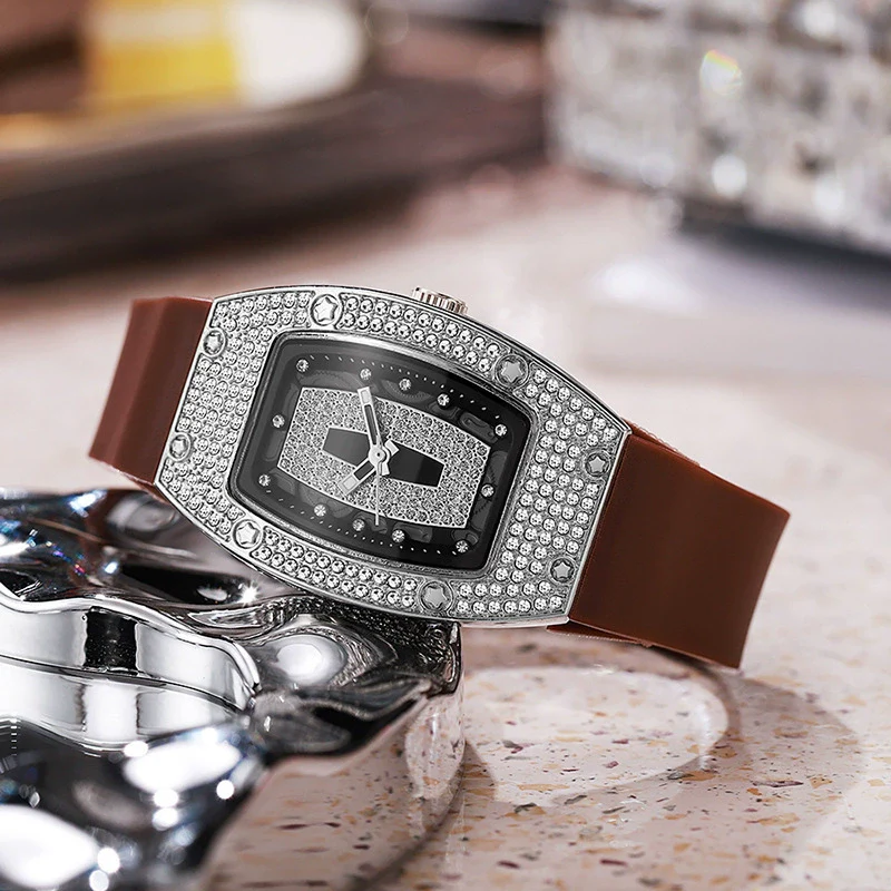 Women's Alloy And Stainless Steel Barrelshaped Diamondencrusted Quartz Fashion Watch - Image 3