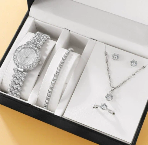 Women's Alloy And Stainless Steel Casual Fashion Rectangle Dial Quartz Watch - Image 15