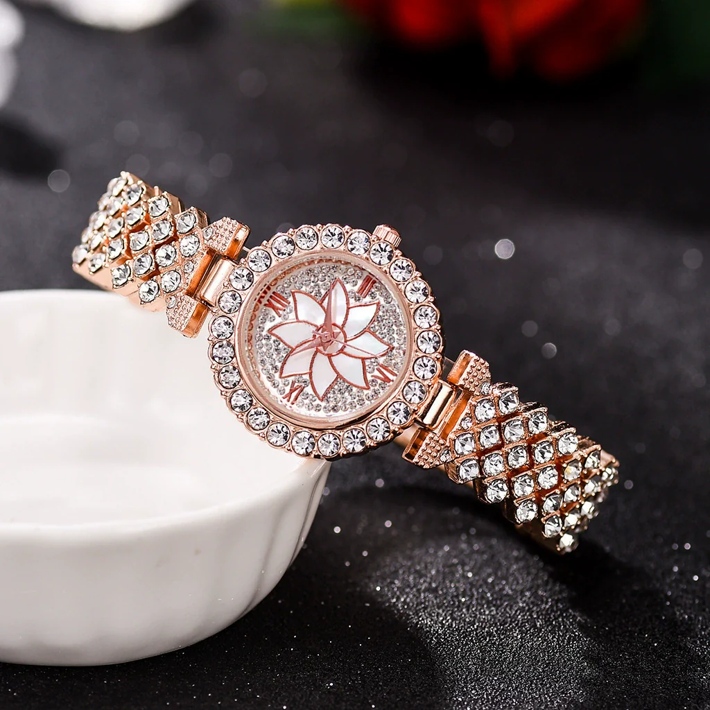 Women's Alloy And Stainless Steel Round Dial Diamond Mixed Scale Quartz Watch And Gypsophila Bracelet Fashion Gift Set