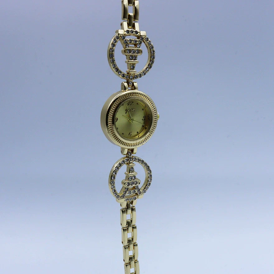 Women's Alloy And Stainless Steel Round Dial Quartz Bracelet Watch Leisure Style