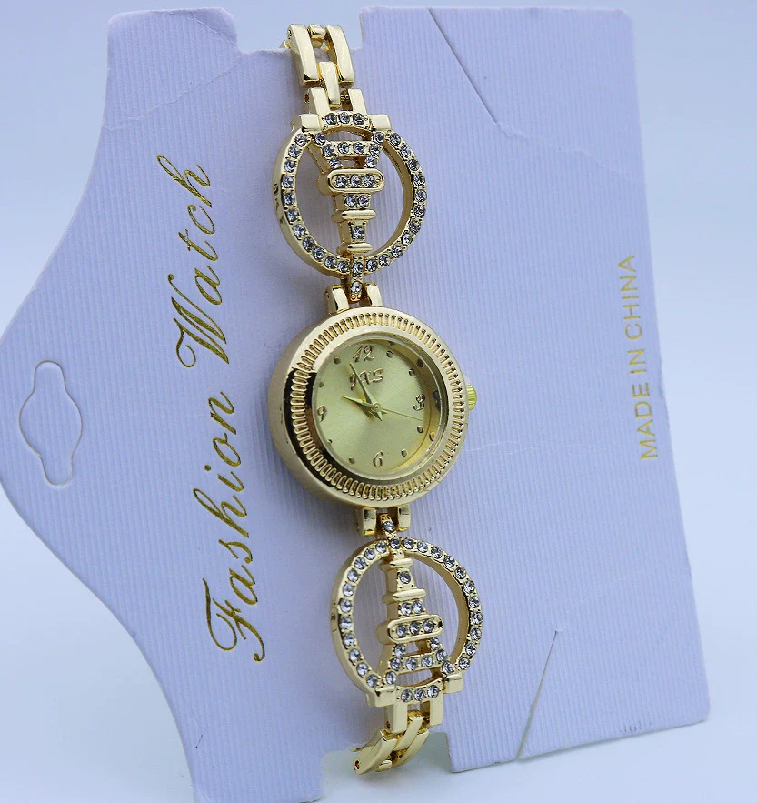 Women's Alloy And Stainless Steel Round Dial Quartz Bracelet Watch Leisure Style - Image 6