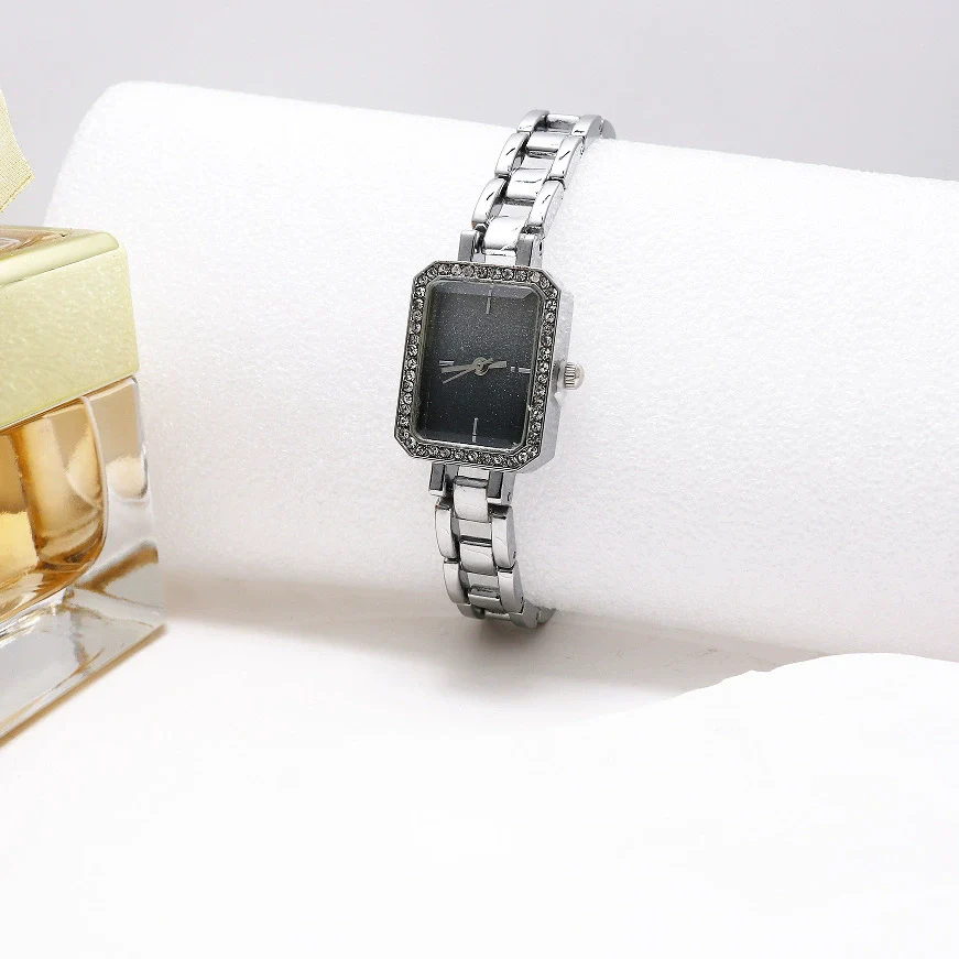 Women's Alloy And Stainless Steel Square Casual Quartz Bracelet Watch - Image 3