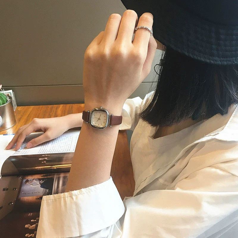 Women's Alloy Belt Square Dial Retro Leisure Watch - Image 6