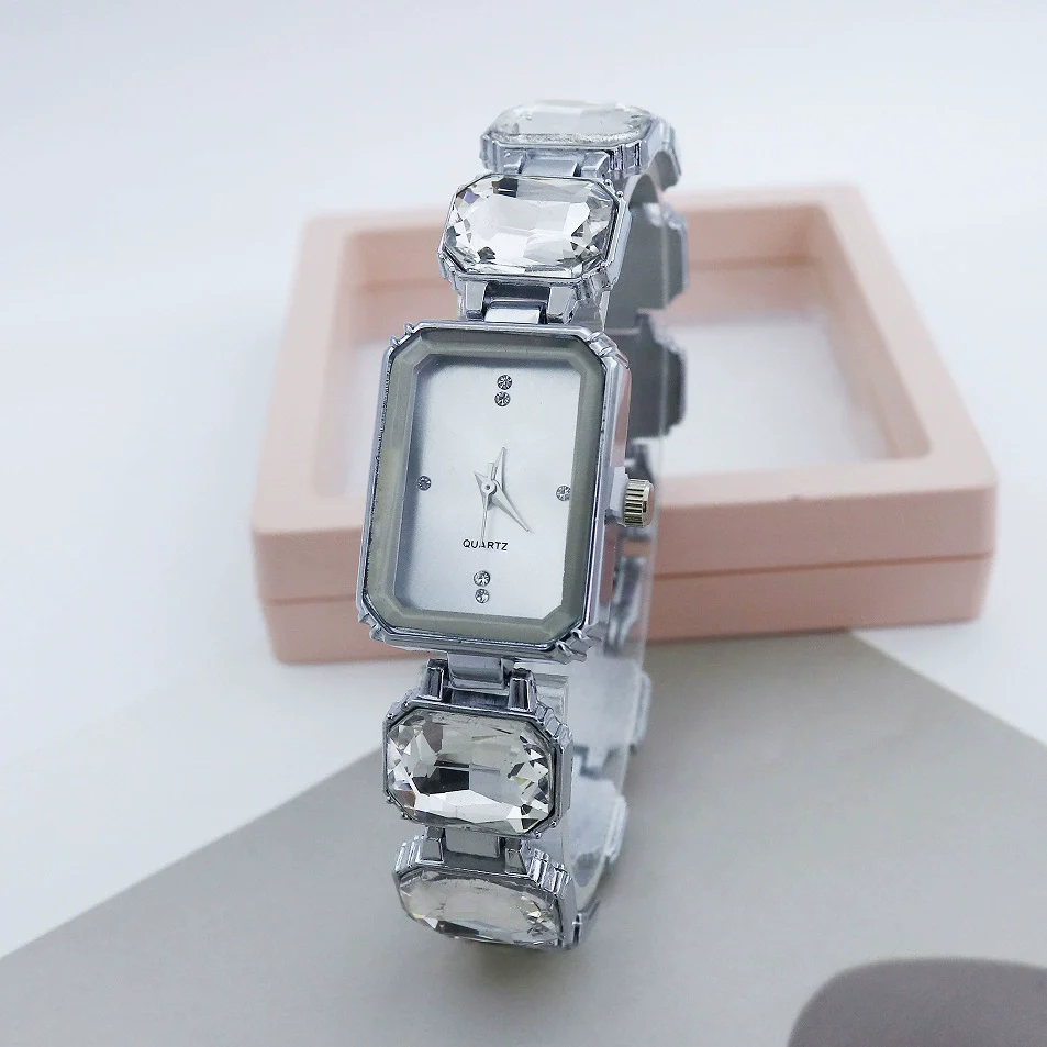 Women's Alloy Bracelet Quartz Watch With Square Dial And Fashion Style - Image 6