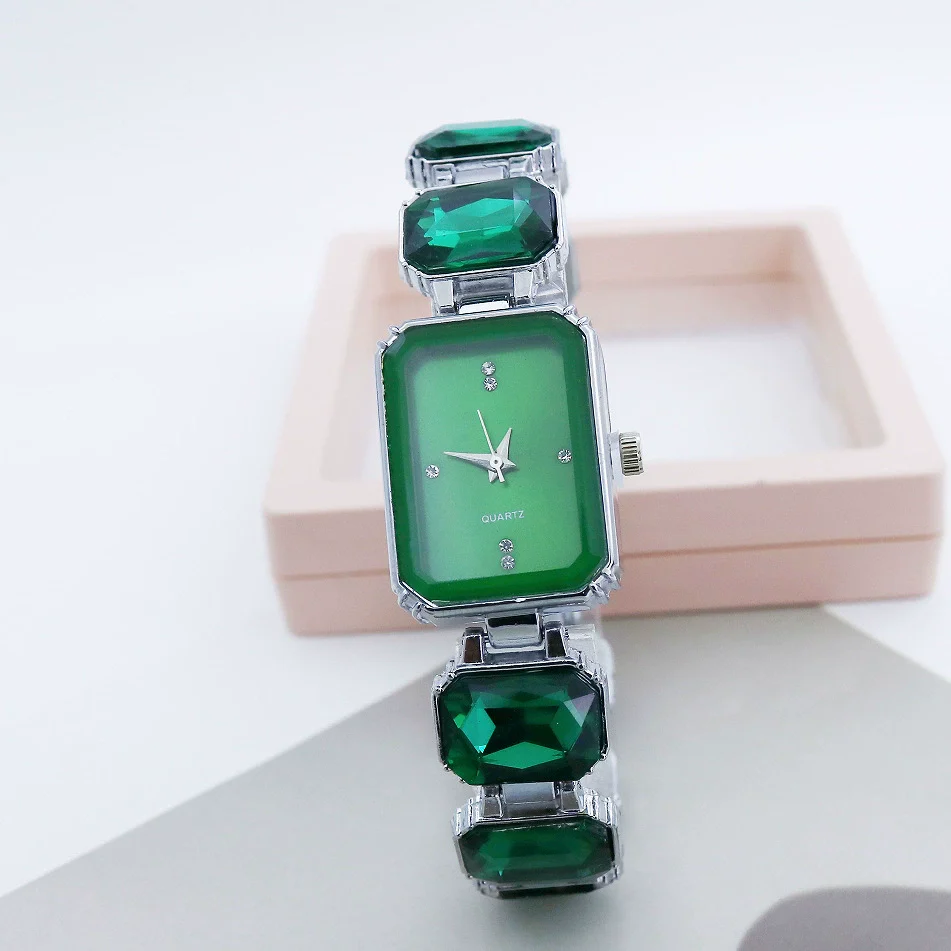 Women's Alloy Bracelet Quartz Watch With Square Dial And Fashion Style - Image 8