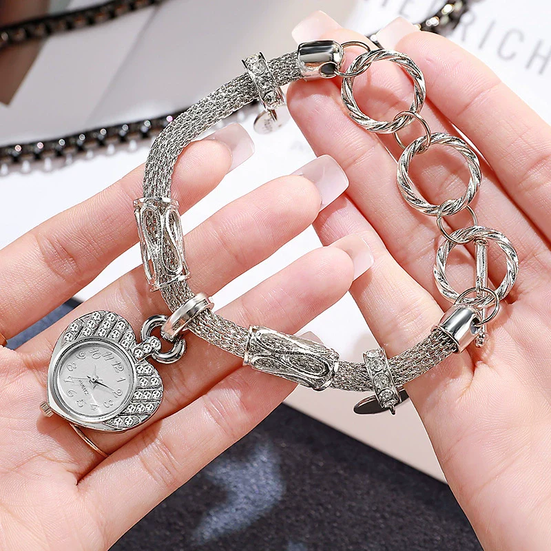 Women's Alloy Bracelet Watch With Heart Shape And Fashionable Style - Image 2