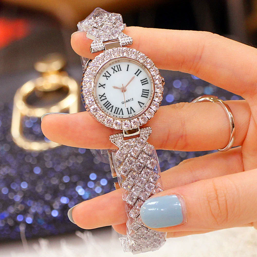 Women's Alloy Bracelet Watch With Round Dial Quartz Movement Single Folding Buckle Spiral Crown And Leisure Style - Image 3
