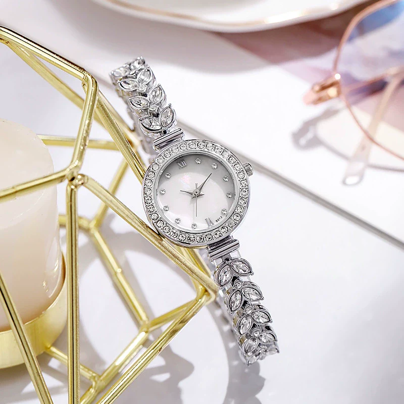 Women's Alloy Bracelet Watch With Stainless Steel Clasp And Round Dial Leisure Style - Image 3