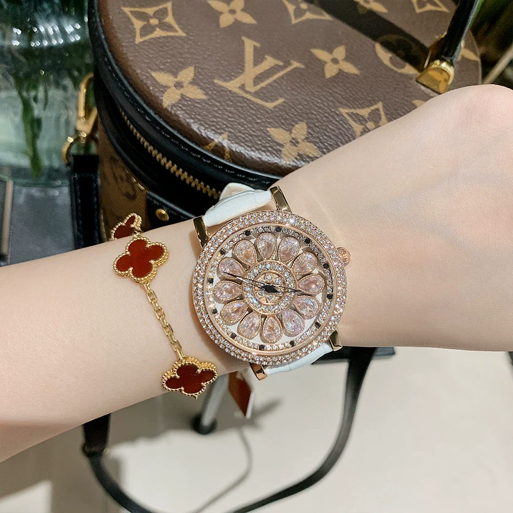 Women's Alloy Case Belt Strap Round Dial Leisure Style Watch - Image 6