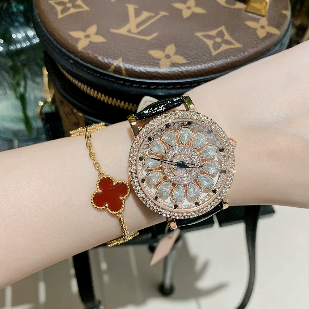 Women's Alloy Case Belt Strap Round Dial Leisure Style Watch - Image 7