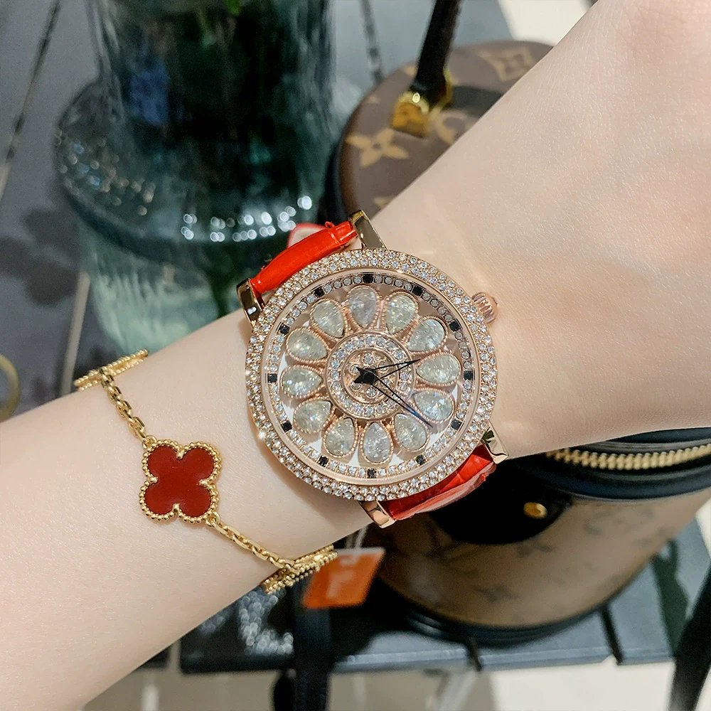 Women's Alloy Case Belt Strap Round Dial Leisure Style Watch - Image 9