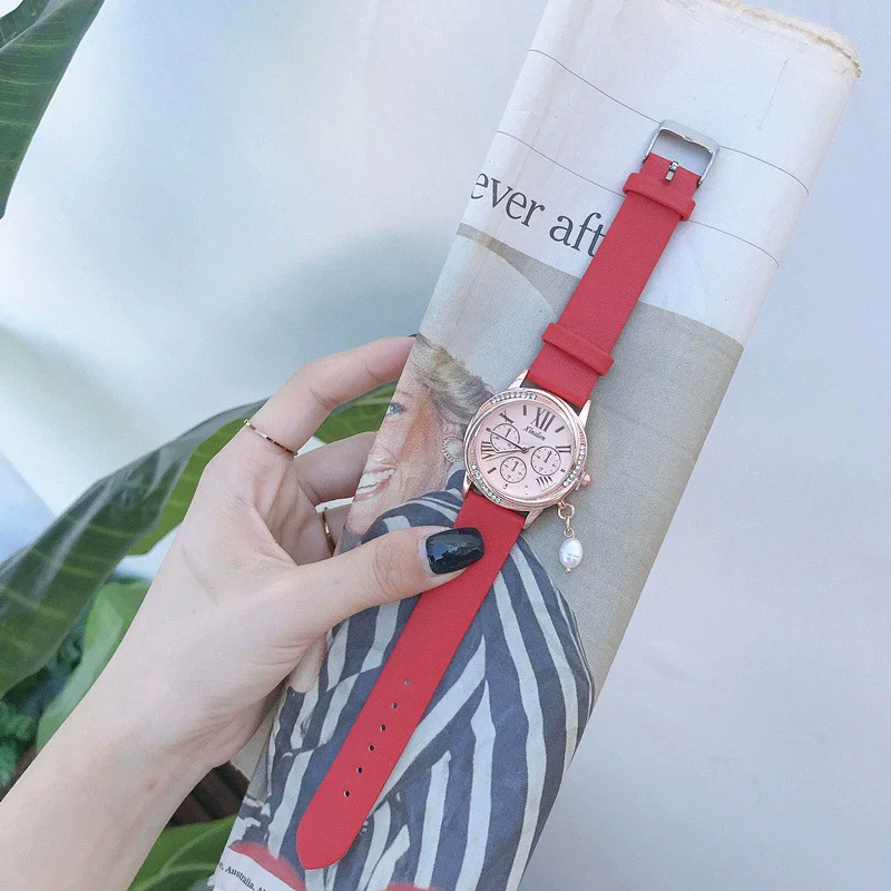 Women's Alloy Case Imitation Leather Strap Round Dial Casual Fashion Watch With Printed Logo - Image 4