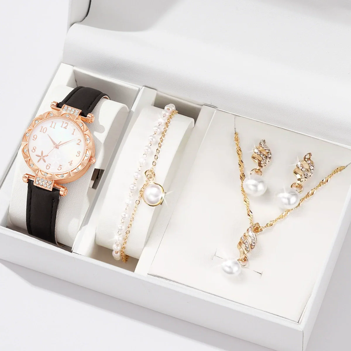Women's Alloy Case Imitation Leather Strap Round Dial Medieval Style Watches - Image 13