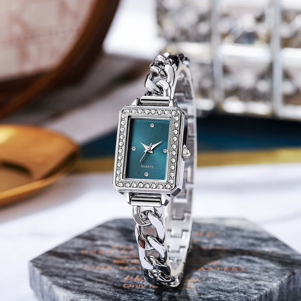 Women's Alloy Case Imitation Leather Strap Square And Round Dial Diamondencrusted Bracelet Watch Simple Retro And Leisure Style - Image 8