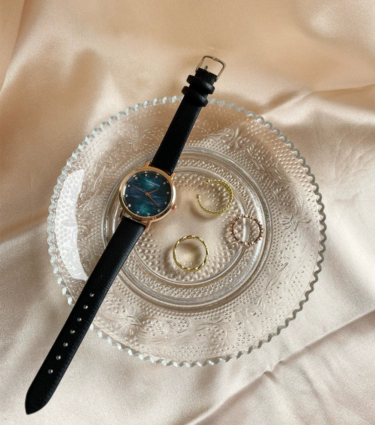 Women's Alloy Case Ordinary Glass Mirror Fashion Starry Sky Watch - Image 4