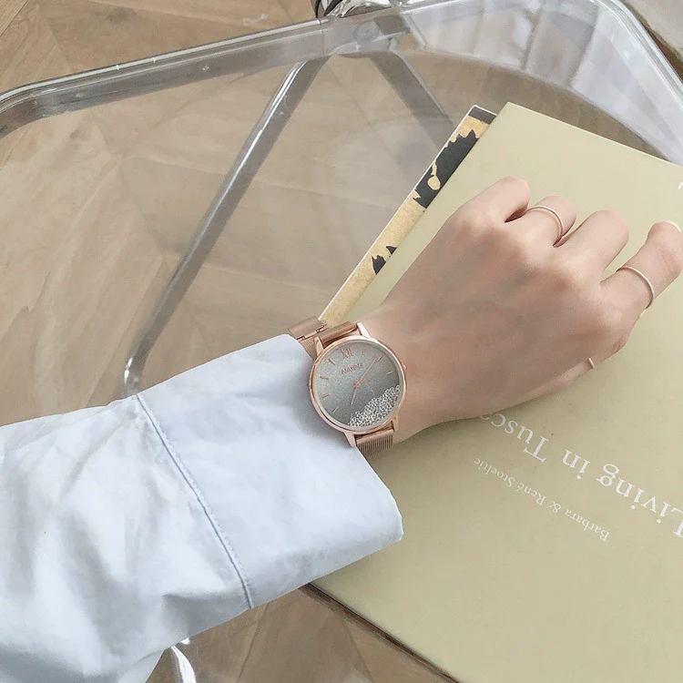 Women's Alloy Case Ordinary Glass Mirror Leisure Style Gipsophila Wristwatch - Image 4