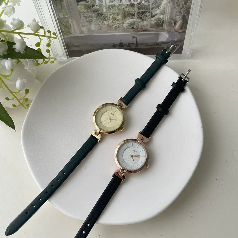 Women's Alloy Case Ordinary Glass Mirror Leisure Style Round Thin Strap Watch - Image 2
