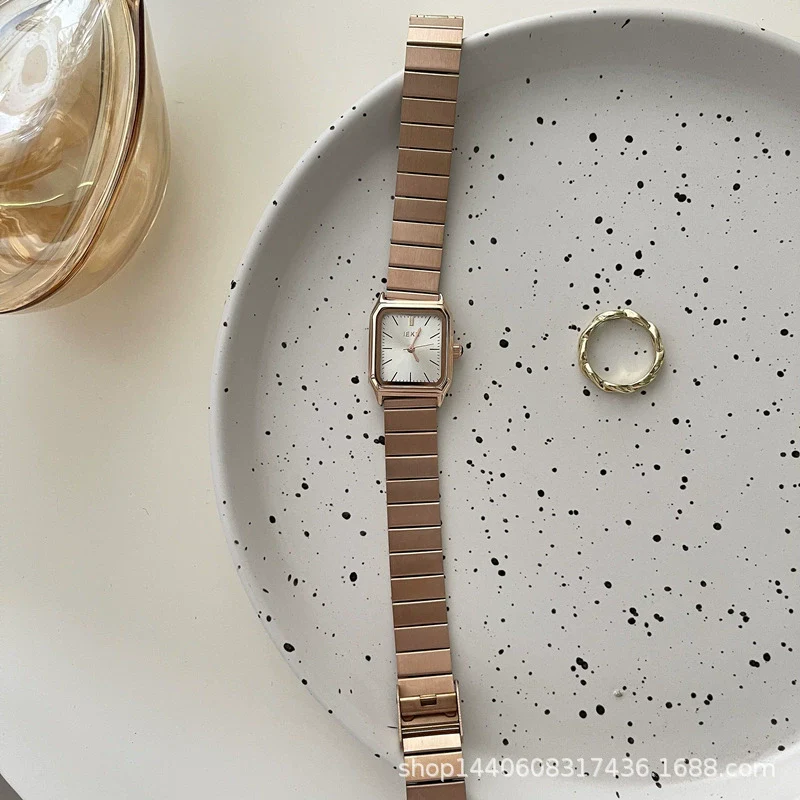 Women's Alloy Case Ordinary Glass Mirror Silver Chain Square Leisure Style Watch - Image 5
