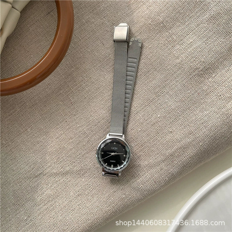 Women's Alloy Case Ordinary Glass Mirror Simple Retro Fashion Watch - Image 8