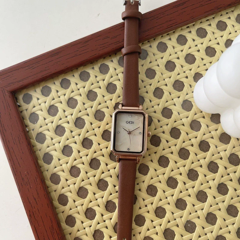 Women's Alloy Case Rectangular Quartz Face Watch With Ordinary Glass Mirror - Image 7