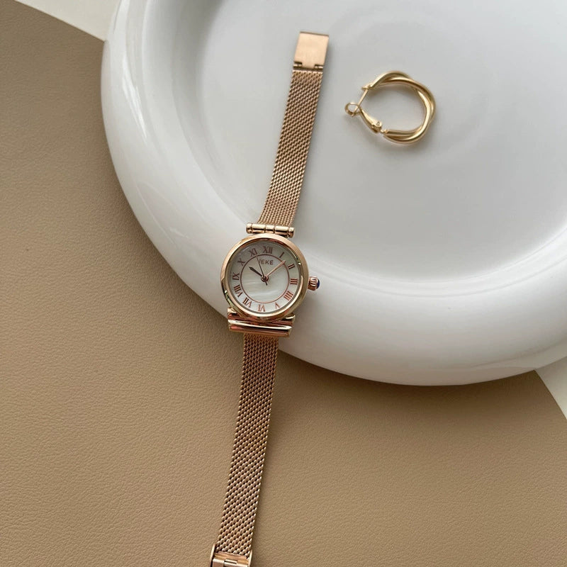 Women's Alloy Case Round Gold Watch - Image 7