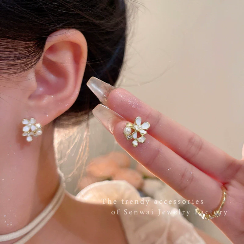 Women's Alloy Flower Electroplated Earrings With Pearl And Diamond Accents - Image 3